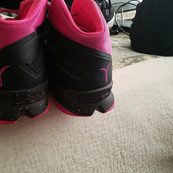 Shoes - Picture 2 of 3